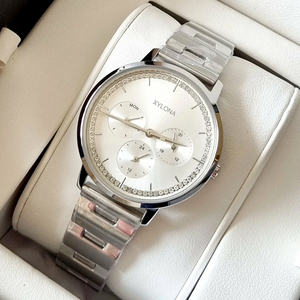 Il Quadrante Lussuoso e alla Moda dell'Orologio da Polso da Donna Presenta un Quadrante Secondario per la Data Decorato con Cristalli sul Bordo Esterno - Product Image 2