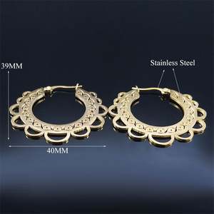 Pendientes de estilo étnico de Venta caliente, pendientes tallados huecos bohemios, pendientes Retro geométricos de acero inoxidable a la moda - Product Image 4