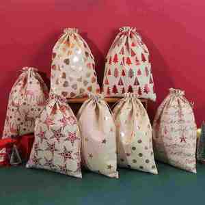 Bolsas de Regalo con Cordón de Diseño Navideño al por Mayor, Reutilizables, de Arpillera, Cáñamo, Yute y Lino, en Stock - Product Image 1