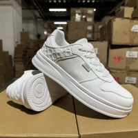 Chaussures de skate tendance pour hommes et femmes, dessus en PU blanc gaufré, semelle intermédiaire en EVA hautement élastique, doublure textile, semelle épaisse antidérapante