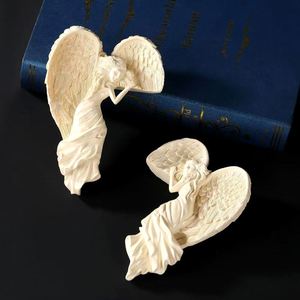 Estatua de Ángel de Resina OEM con Diseño Floral, Perfecta para Decoración del Hogar y Proyectos de Arte DIY - Product Image 3
