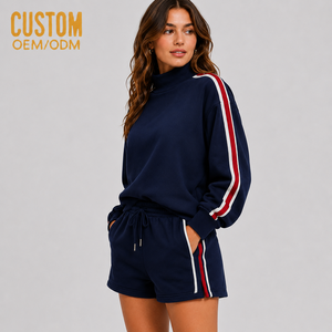 Conjunto de Sudadera de Cuello Alto de 2 Piezas para Mujer con Estampado Personalizado y Rayas Laterales Bordadas, y Pantalones Cortos Casuales con Cuello con Capucha y Costuras - Product Image 3