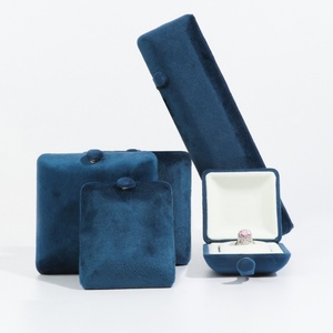 Boîte à bijoux rectangulaire de luxe avec logo et marque personnalisés pour femmes - Product Image 2