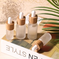 Flacon en verre dépoli de 5 ml, 10 ml, 15 ml, 20 ml au design naturel avec compte-gouttes en bambou pour sérum, huile essentielle et gouttes pour les yeux