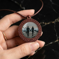 Collier en bois personnalisable avec double portrait tissé, pour couples à distance, collection nostalgique, chaîne vintage à suspendre