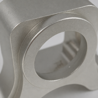 Supports en aluminium usinés CNC sur mesure, supports de montage de moteur multi-trous, fabrication OEM non standard