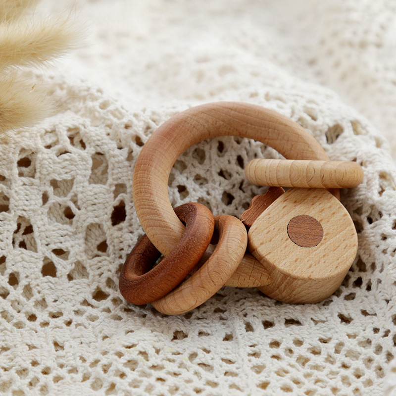 Carrot ring rattle
