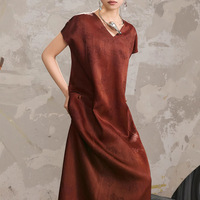Nouvelle robe en brocart rouge de style chinois pour femmes, collection été 2026, nouvelle arrivée, parure de fête chinoise traditionnelle.