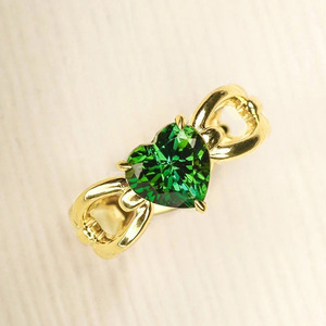 Anello Rotondo Geometrico con Cuore Incastonato per Donne, Elegante Regalo di Anniversario, Gioiello da Dito alla Moda - Product Image 4