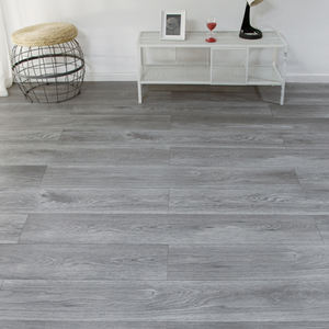 Suelo de Madera Sólida de Nogal Americano en Tablas Anchas, para Baños Modernos, Resistente al Agua, con Acabado UV, Alta Calidad, Garantía de 5 Años - Product Image 1