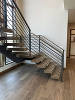 Escalier intérieur moderne en acier inoxydable en U avec marches en verre double plaque, caractéristiques de sécurité, durable et écologique, droit