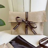 Pochette de luxe en jute avec logo personnalisé, sac de rangement pour vêtements et accessoires capillaires, pochette à rabat en lin et jute avec doublure en satin