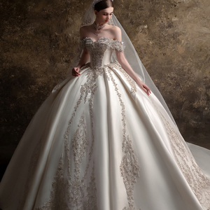 LSHT133 Modern Elegant Satin Sweetheart Floral <b>Crystal</b> Appliques Embroidery Lace Chapel Train Wedding <b>Ball</b> Gown Dress - Product Image 1