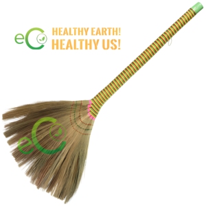 Balai en paille naturelle vietnamienne, poils doux, manche en bois, manche long en bambou, pour usage intérieur et extérieur, Eco2go Vietnam - Product Image 1