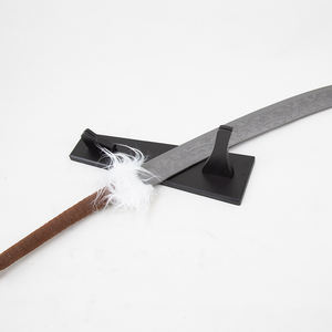 Réplique de katana Jujutsu Kaisen Toji Fushiguro Split <span class=keywords><strong>Soul</strong></span> - Lame gravée de 100 cm avec décor en plumes et support en bois - Product Image 4