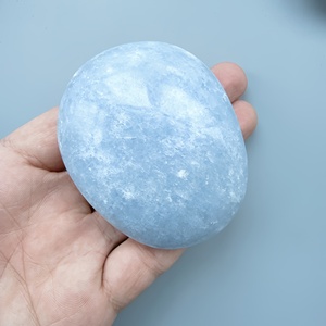 Cristal de Célestite en forme de cœur de qualité supérieure pour la guérison, pierre naturelle pour une décoration intérieure unique et des cadeaux de fêtes - Product Image 2