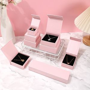 Tùy chỉnh màu trắng logo rỗng nhỏ từ vòng cổ hộp đồ trang sức cho quà tặng hiển thị bao bì - Product Image 3