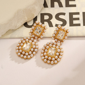 ต่างหูห้อยชุบทองรูปทรงเรขาคณิตประดับคริสตัลและมุกแบบฝังขอบ งานปาร์ตี้ เครื่องประดับสแตนเลส รุ่น YE39 - Product Image 1