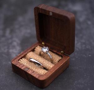 사용자 정의 로고 소박한 보석 상자 호두 작은 회전 보석 웨딩 약혼 나무 나무 육각 반지 상자 - Product Image 4
