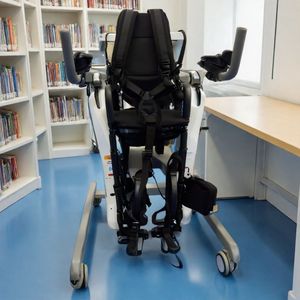 Equipo de Entrenamiento de Equilibrio con Exoesqueleto Robótico para Rehabilitación de Extremidades Inferiores en Personas Mayores, Dedicado a Geriatría - Product Image 5