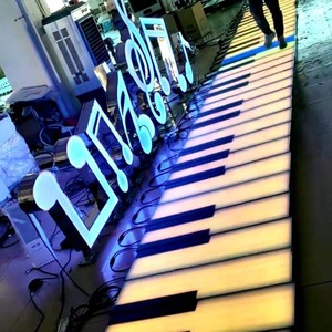 Décor <span class=keywords><strong>de</strong></span> fête interactif, écran DMX512, fond <span class=keywords><strong>de</strong></span> scène, piano, tapis disco IP67, miroir, dalles <span class=keywords><strong>de</strong></span> sol <span class=keywords><strong>LED</strong></span> 3D, lumières pour mariages - Product Image 5