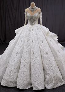 Robe de mariée moderne sur mesure pour la mariée, col montant, manches longues, dentelle perlée, fleurs en cristal, traîne cathédrale, coupe princesse - Product Image 2