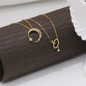 Collier <span class=keywords><strong>pendentif</strong></span> personnalisé en or 18 carats en forme de lune avec diamant serti griffe |   Vêtements de tous les jours unisexes de luxe |   Certifié IGI/GIA - Product Image 5