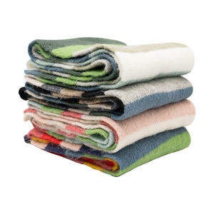 وشاح نسائي سميك مقاوم للرياح ودافئ، تصميم كلاسيكي منسوج بنمط مربعات، شال شتوي بألوان قوس قزح - Product Image 2