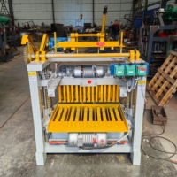 Machine à Briques Semi-Automatique 4-35A Facile à Utiliser, Machine à Blocs de Ciment, Machine à Blocs de Béton Mini à Faible Investissement