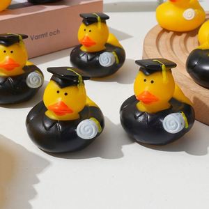 Nuevo Patito Amarillo de Juguete para Baño, Lindo Patito Médico Flotante que Chirría, Juguete para Niños, Gran Venta - Product Image 4