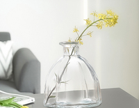 Diverses bouteilles d'huile aromatique claire recharge de parfum unique bouteilles de diffuseur de roseaux pour la décoration de la maison échantillon gratuit et personnalisation