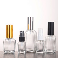 Vente en gros Vaporisateur en verre vide Square10-100ml personnalisé ambré pour emballage de fond de teint parfum cosmétique