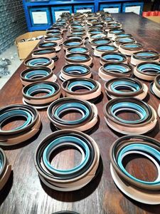 PC120-5 PC120-6 ערכת חותם דלי גליל בום-707-98-37620 707-99-44200 707-98-36210 מחפר קומאצו - Product Image 4