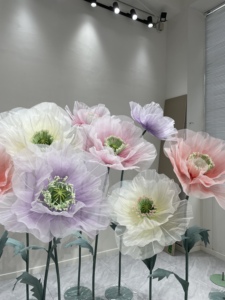 L-067 Luxuriöse Lebensechte Künstliche Riesenblumen Handgefertigte Organza-Mohnblumen für Hochzeits- und Eventdekoration Individuelle Farben Verfügbar - Product Image 3