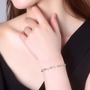 กำไลหยกเจไดต์สีน้ำเงินธรรมชาติ เกรด A ประดับหยกเจไดต์เนื้อใส  เครื่องประดับแฟชั่นสำหรับผู้หญิง - Product Image 4