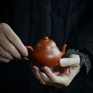 Recommandation : <span class=keywords><strong>Pot</strong></span> <span class=keywords><strong>en</strong></span> sable violet de type poire miniature, provenant de Yixing, le lieu le plus célèbre de la fabrication de pots <span class=keywords><strong>en</strong></span> sable violet chinois - Product Image 6