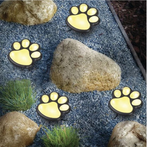 Set di luci solari da giardino con stampa zampa cucciolo di cane Pet Design di zampe di animali da compagnia 4 luci ad energia solare - Product Image 6