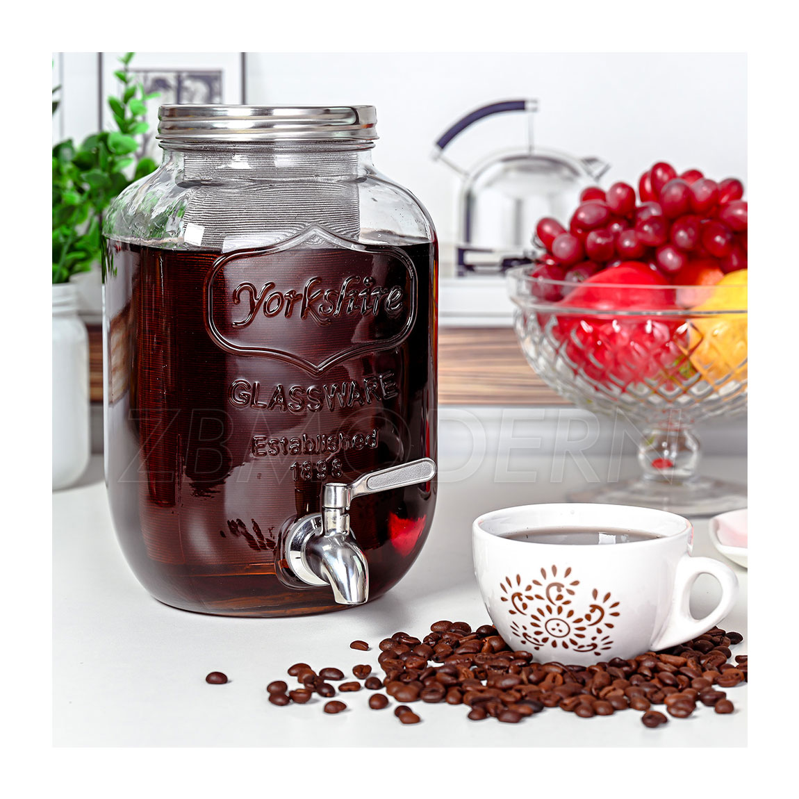 wine glass snow globe Woodstock Snow Globe main image 0