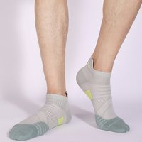 Chaussettes de sport professionnelles OEM personnalisées de haute qualité, durables, respirantes, avec coussinet en tissu éponge, coupe basse, pour la course et l'entraînement