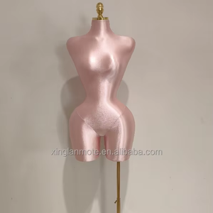 <span class=keywords><strong>Mannequin</strong></span> <span class=keywords><strong>femme</strong></span> grande taille en plastique pour présentation de vêtements, en <span class=keywords><strong>position</strong></span> debout - Product Image 2