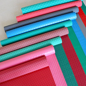 Tapete de Piso Antideslizante, Impermeable y Antirrayaduras de PVC en Rollo - Grosor y Ancho Personalizables para Uso en Interiores, Escuelas, Villas y Comercios - Product Image 1