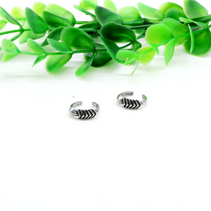 Pendientes yunnique con forma de flecha, diseño geométrico de acero inoxidable para hombres y mujeres, sin perforación, joyería de moda - Product Image 4