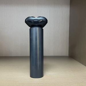 Rasoir Roarty <span class=keywords><strong>M1135</strong></span> rechargeable 3 têtes étanche IPX6 Wet & Dry Type-C Design de charge (5V-1A)-1M Câble de charge dans Dicator - Product Image 4