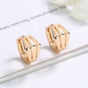 Pendientes de aro gruesos chapados en oro con rayas, joyería de latón hueca geométrica de moda para niños - Product Image 5