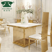 Support à gâteau carré élégant et moderne en acier inoxydable de luxe pour les mariages, les fêtes et la décoration de réceptions