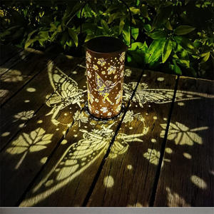 Lanterne <span class=keywords><strong>solaire</strong></span> creuse en fer forgé de haute qualité étanche décoratif suspendu <span class=keywords><strong>projecteur</strong></span> d'halloween extérieur suspendu jardin <span class=keywords><strong>solaire</strong></span> - Product Image 1