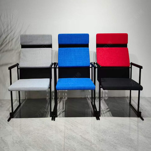 Silla de Conferencia Manwa Expo HB368, Silla de Oficina para Reuniones con Tablero de Escritura Plegable, Tapizada en Tela Roja, Azul y Gris - Product Image 5