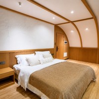 Dôme de luxe avec design ajouré complexe, maisonnette portable pour jardin, cour arrière ou chambre d'hôtes