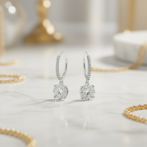 Orecchini Pendenti in Oro Bianco con Diamanti Taglio Brillante Rotondo, Montatura a Griffe, Gioielli Classici da Donna per Fidanzamento - Product Image 2