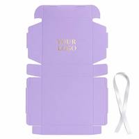 Maßgefertigte Rosa Wellpappe-Versandbox mit Bandgriff Goldfolien-Logo Recycelbare Versand-Geschenkverpackung für Kosmetik Schuhe Hüte